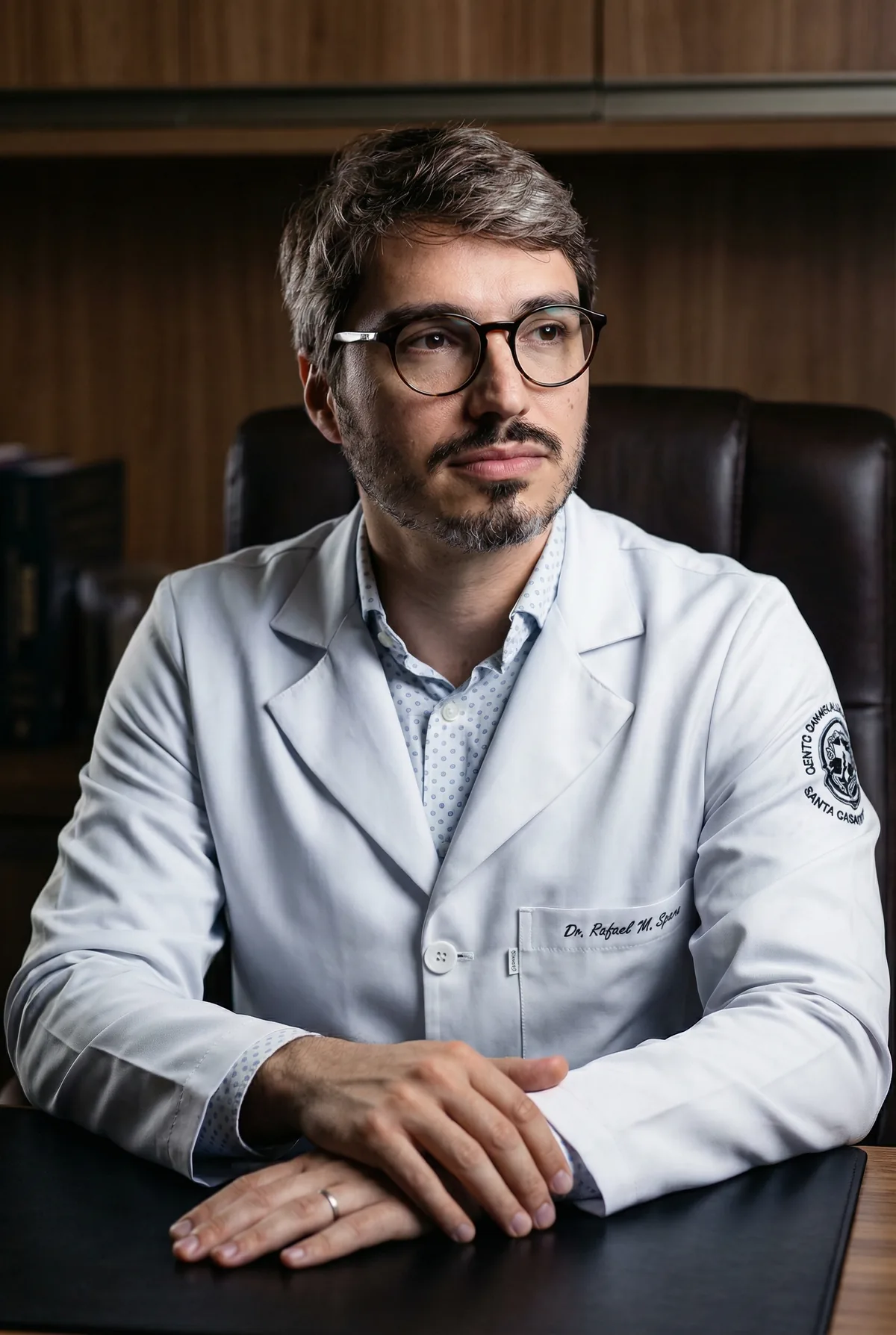 Dr. Rafael Spera em seu consultório de Medicina Fetal em Assis/SP